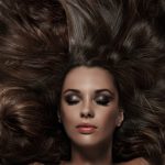 Poster Salon Rambut yang Mengikuti Tren Terbaru dalam Mode